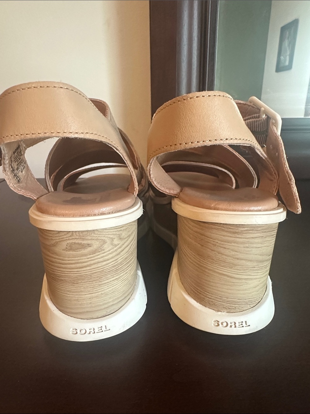 EUC Women’s 6 SOREL sandals - Picture 5 of 8